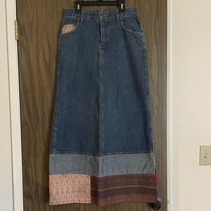 Hollywood Jeans long jean skirt size 28
